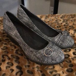 ❤️NEW black white wedges